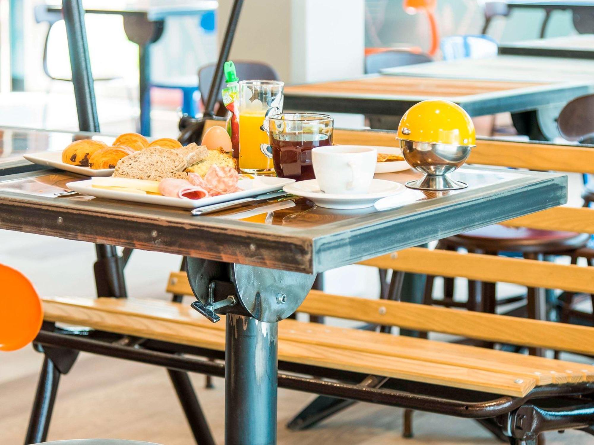 Ibis Styles Sallanches Pays Du Mont-Blanc Exteriör bild